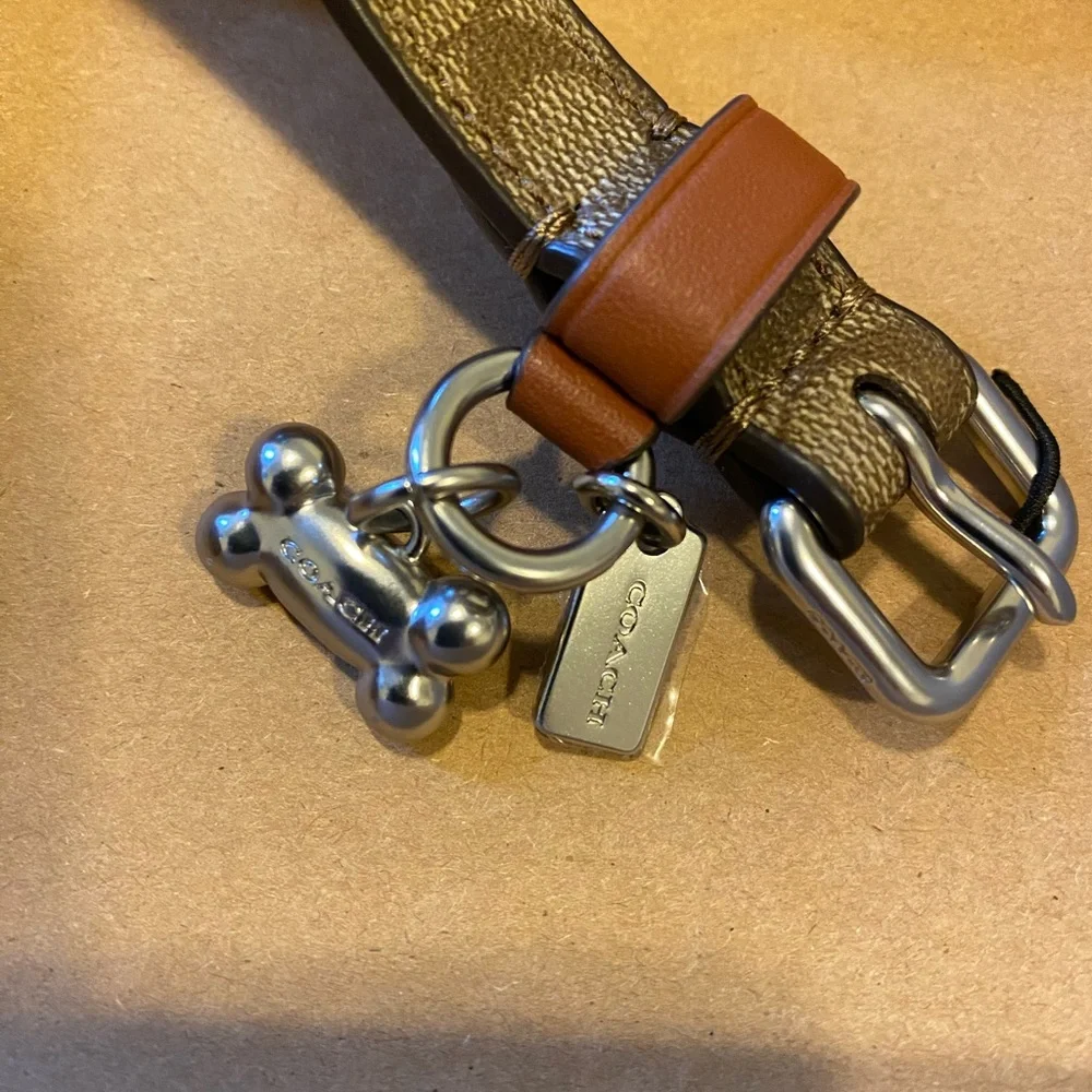 Coach Dog Collar and Leash - Picture 2 of 5